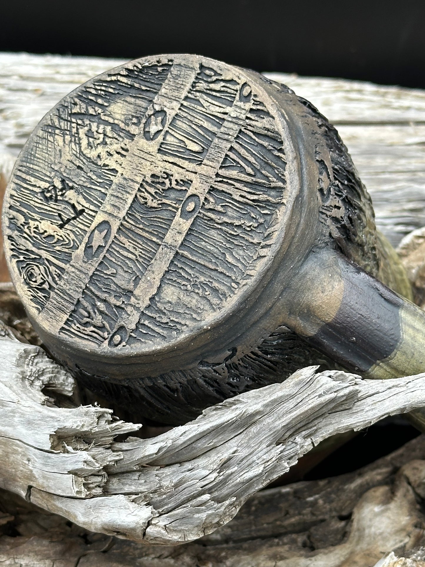 Whitewashed Barn Board Look Barrel Wood Textured Pottery Mug/Cup approximately 16 ounces (M0114)