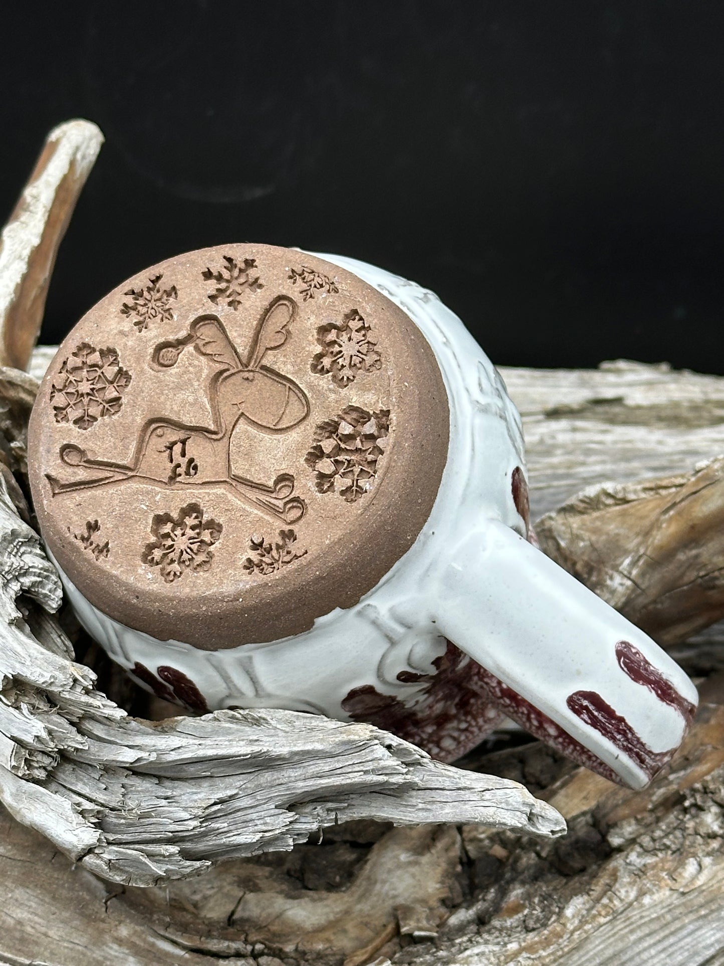 Drippy Reindeer Pottery Mug/Cup (M0132) approximately 16 ounces