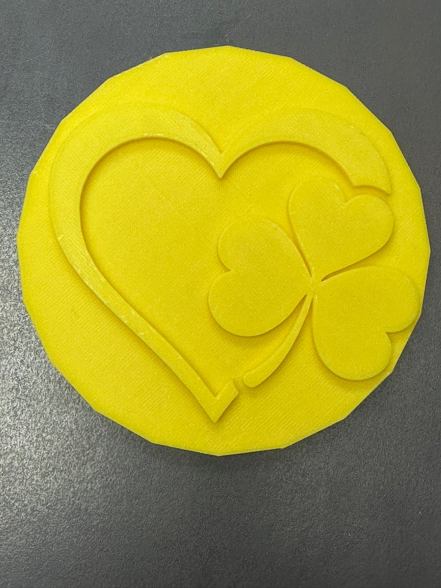 Heart with Single Large Shamrock Round 3D Printed Stamp