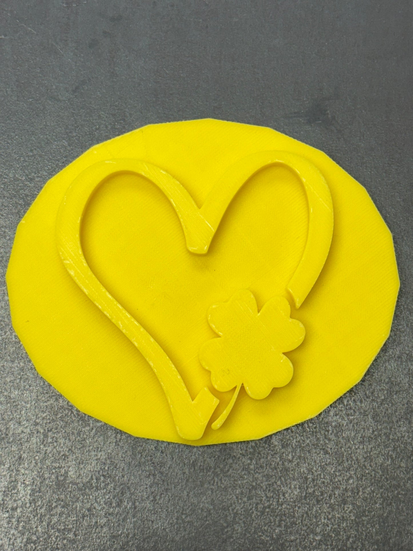 Heart with Single Shamrock Oval 3D Printed Stamp