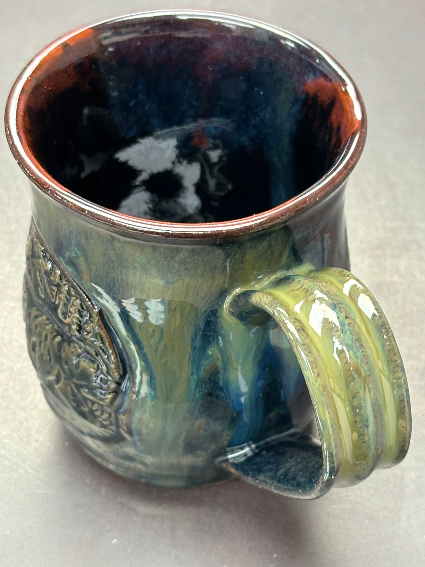 Bear in the Woods Pottery Mug/Cup (M0128) approximately 16 ounces