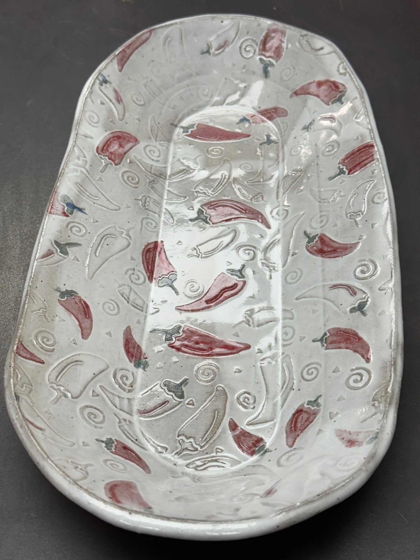 Hot Pepper Rounded Rectangle Bread/Serving Pottery Dish (S0102)