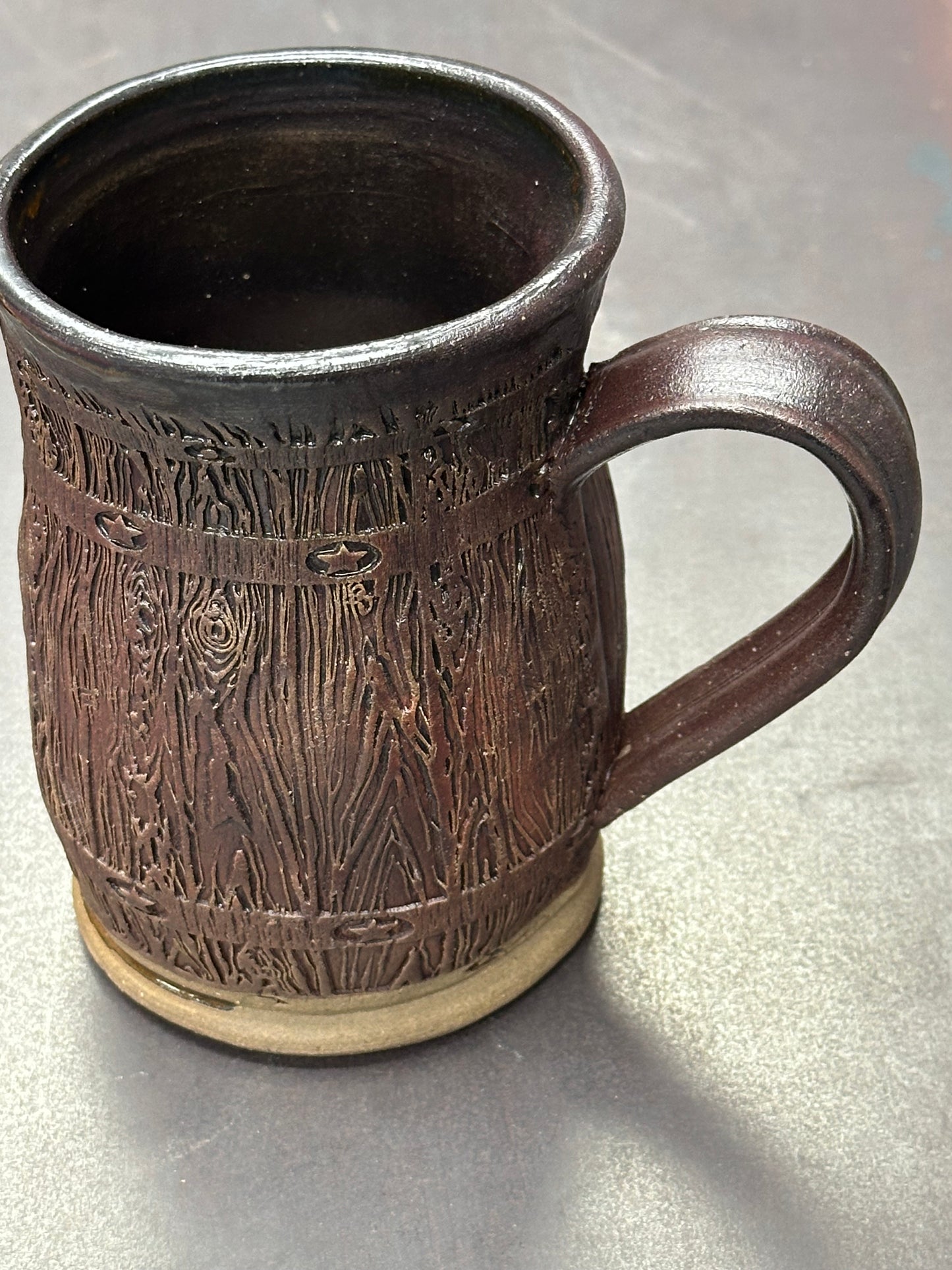 Dark Brown Barrel Wood Texture Mug approximately 20 ounces (M0109)