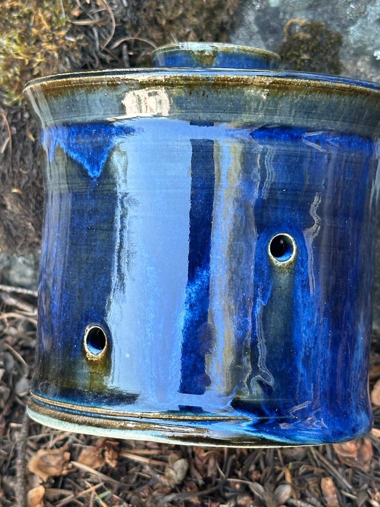Pottery (Ceramic) Blue Straight Sided Garlic Keeper