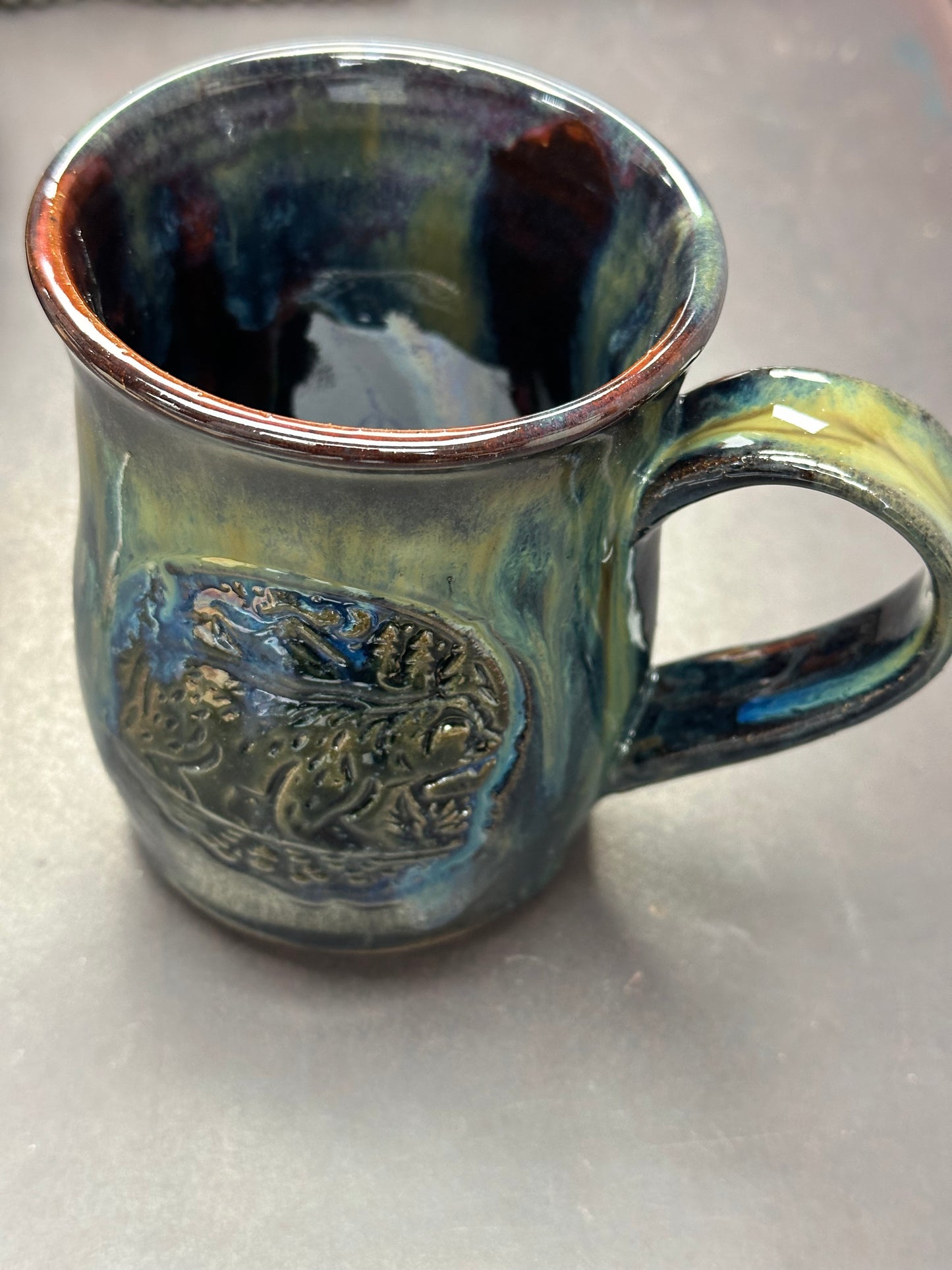 Bear in the Woods Pottery Mug/Cup (M0125) approximately 16 ounces